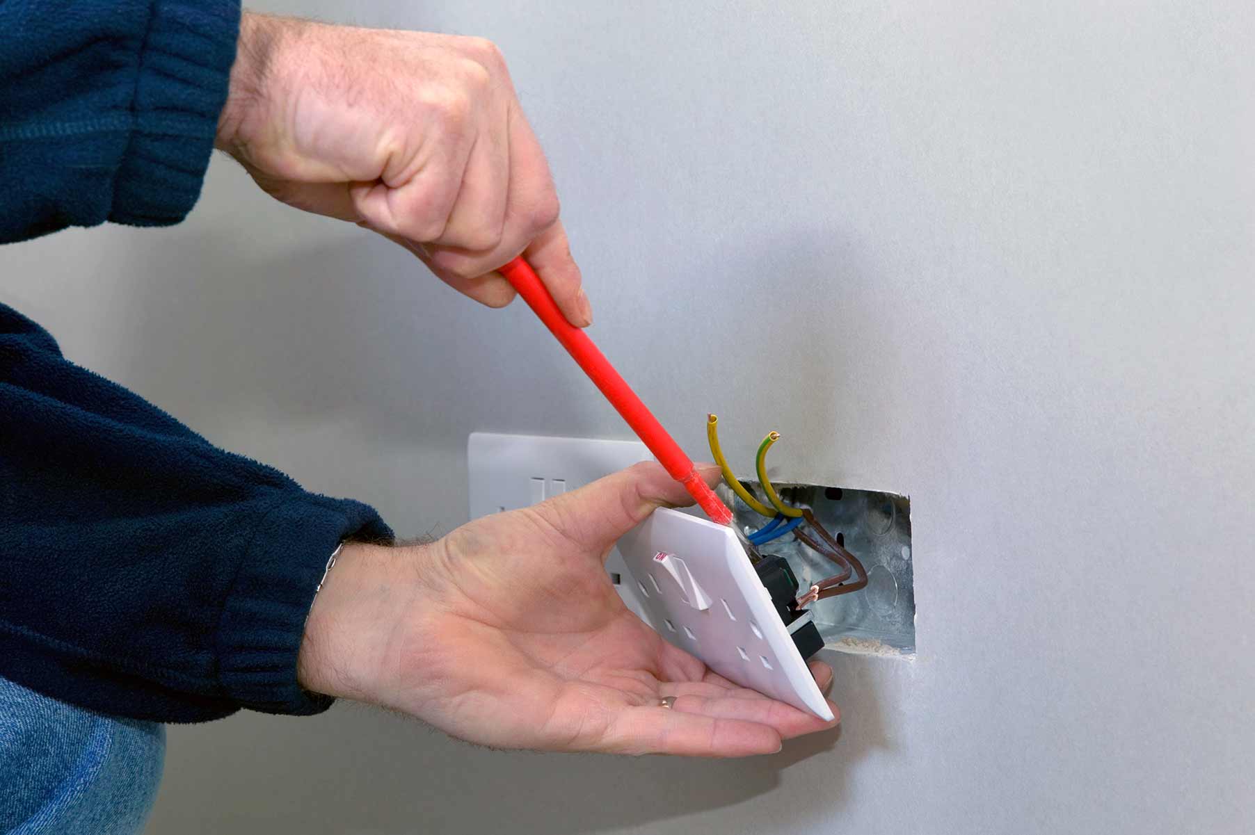 Our electricians can install plug sockets for domestic and commercial proeprties in South Hackney and the local area. 